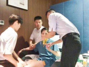 男按摩师—男按摩师：提供专业舒适的按摩服务