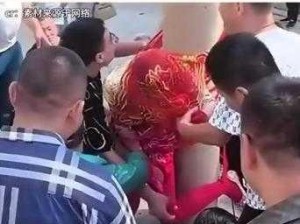 河南闹婚礼视频10分钟-河南闹婚礼视频 10 分钟：低俗婚闹何时休？